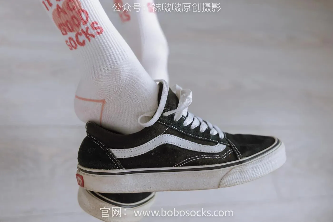 [BoBoSocks袜啵啵]NO.143 稚予-匡威板鞋、vans帆布鞋、两双白棉袜 [166P]插图1
